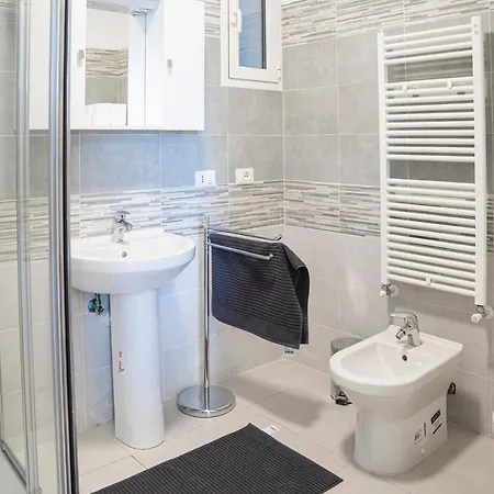 Apartament 044 - Villetta Lussuosa Con 2 Da Letto Con Giardino 15 Minuti Dal Mare *
