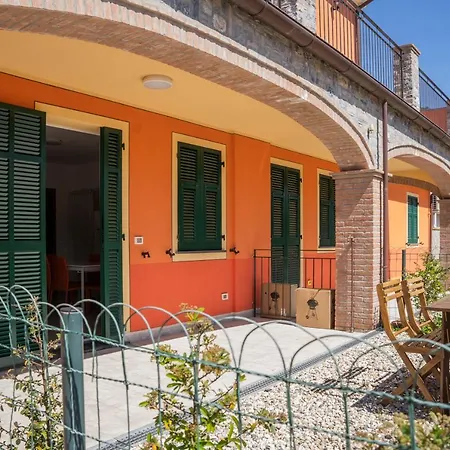 044 - Villetta Lussuosa Con 2 Da Letto Con Giardino 15 Minuti Dal Mare アパート *